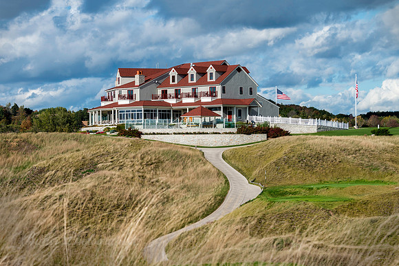 Club House - Arcadia Bluffs G.C.