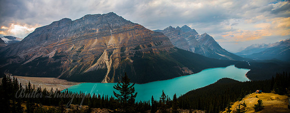 Peyto Lake - Caldren & Peyto Mountains